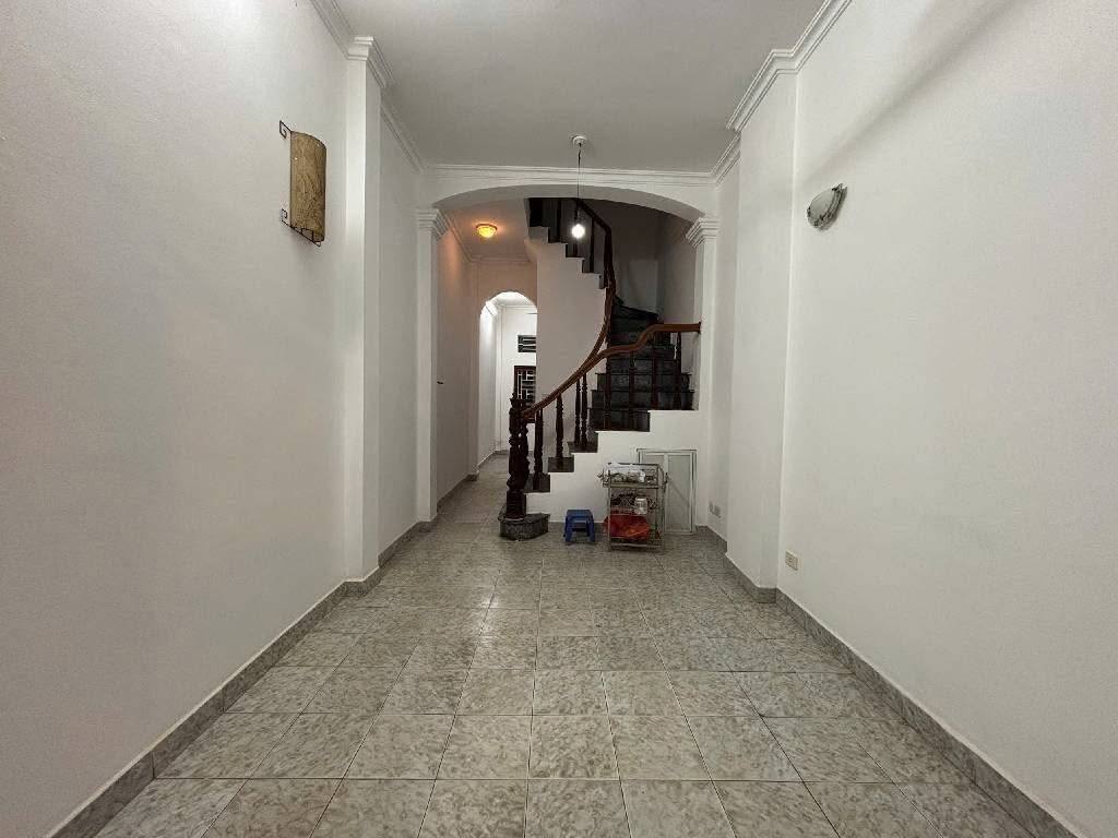 Siêu phẩm 42m², 5 tầng, ô tô cách nhà 10m chỉ 3,6 tỷ tại Thanh Trì