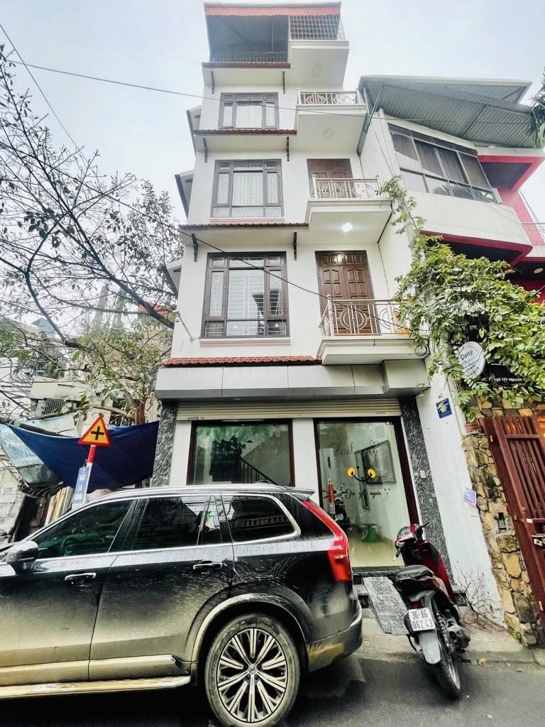 Siêu phẩm nhà trung tâm Hoàng Mai, diện tích 50m2, mặt tiền gần 5m, cực thoáng với 3 mặt thoáng