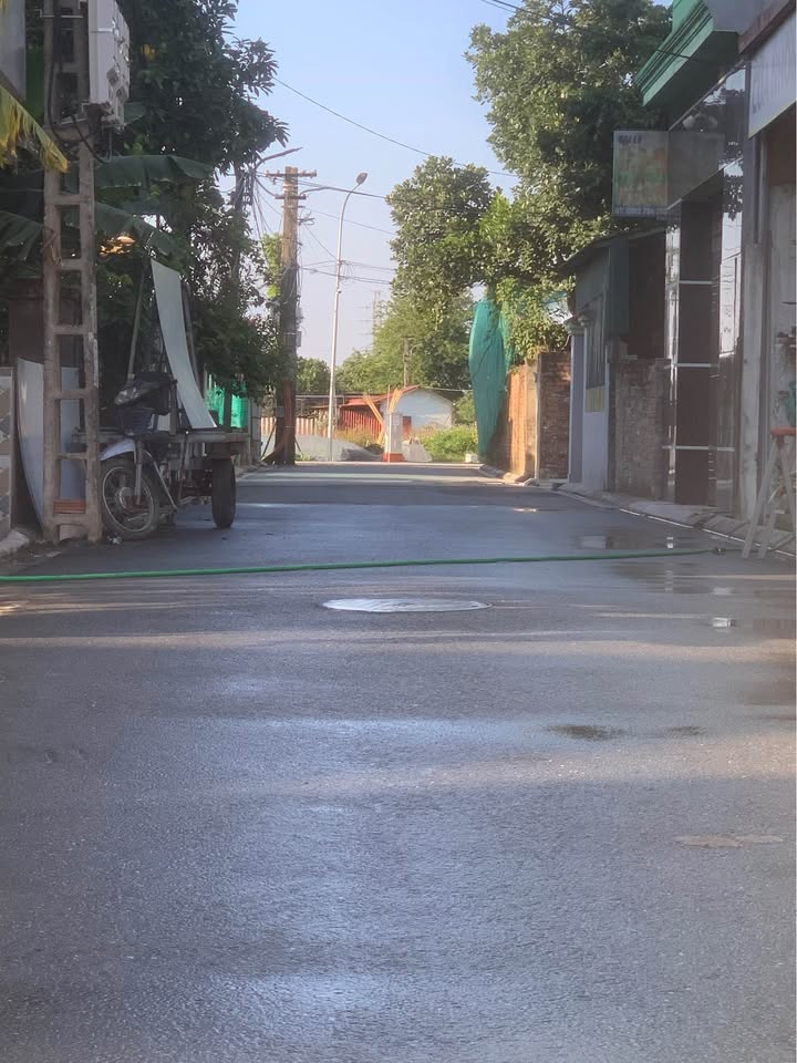 Bán đất thôn Đoài, Nam Hồng - ô tô tránh, kinh doanh tốt, 76m2, mặt tiền 4.08m nở hậu