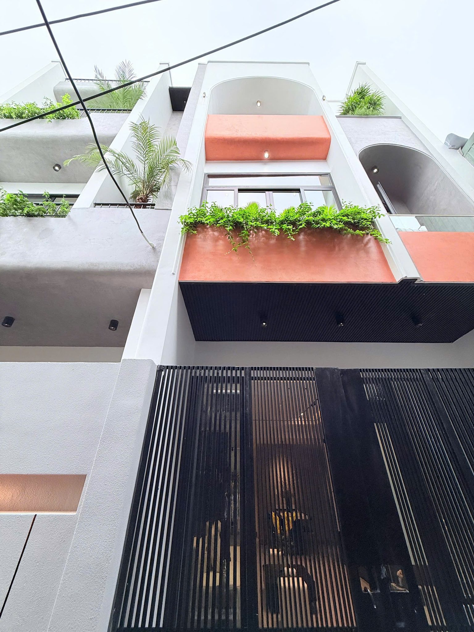 Bán nhà 3 tầng full nội thất sang trọng, 4 phòng ngủ, có chỗ đậu ô tô, giá 4 tỷ tại kiệt 391 Trần Cao Vân, Thanh Khê