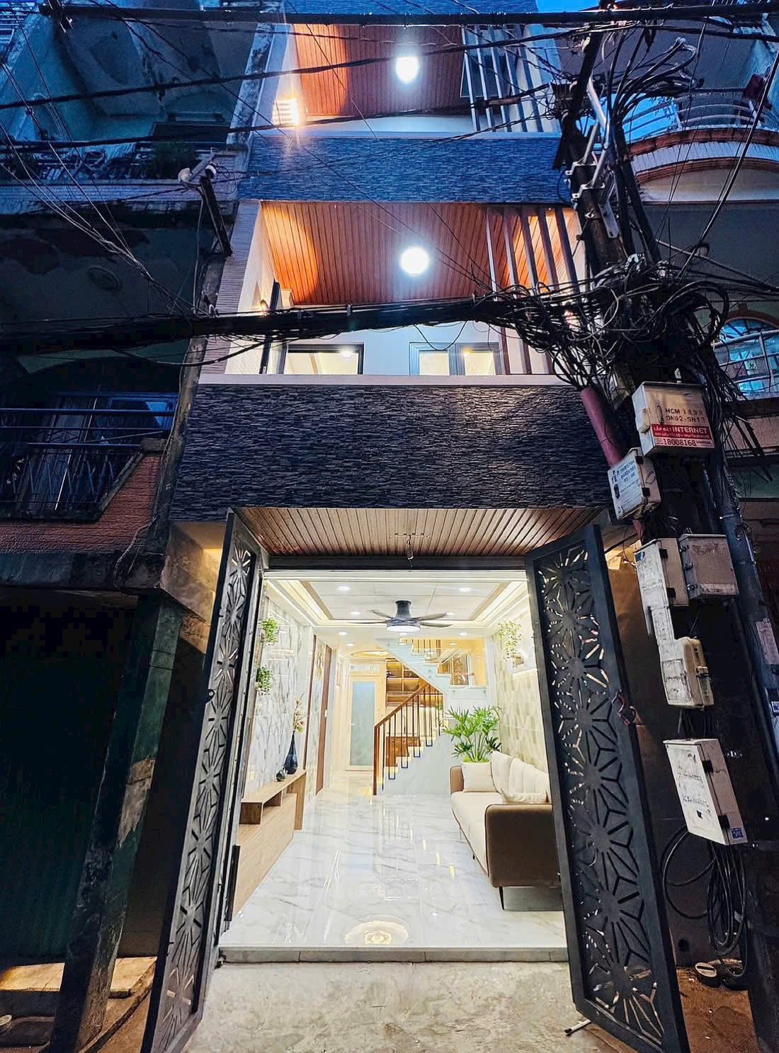 Siêu phẩm quận 5, nhà 2 tầng hẻm 5m xe hơi thông chỉ 5,98 tỷ