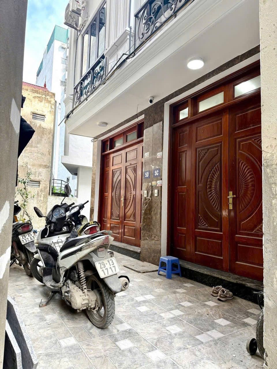 Bán nhà 5 tầng, diện tích 40m2 gần Đại học Công Nghiệp Hà Nội