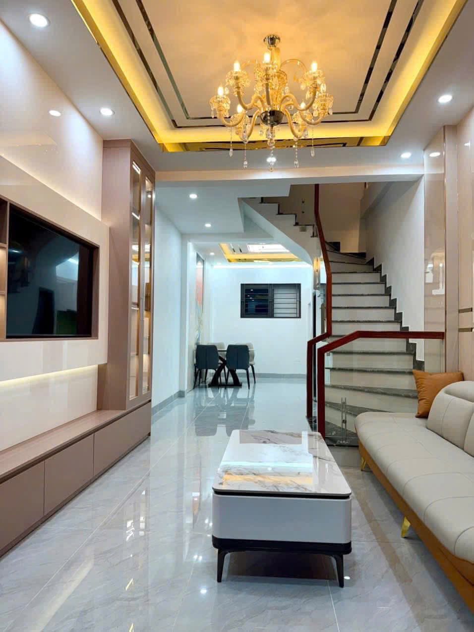 Nhà phố kinh doanh đắc địa, ô tô đỗ cửa tại Bà Triệu, Hà Đông