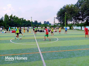 Sang nhượng sân bóng đá, hồ bơi, quán cafe phong cách cổ xưa tại Thủ Dầu Một