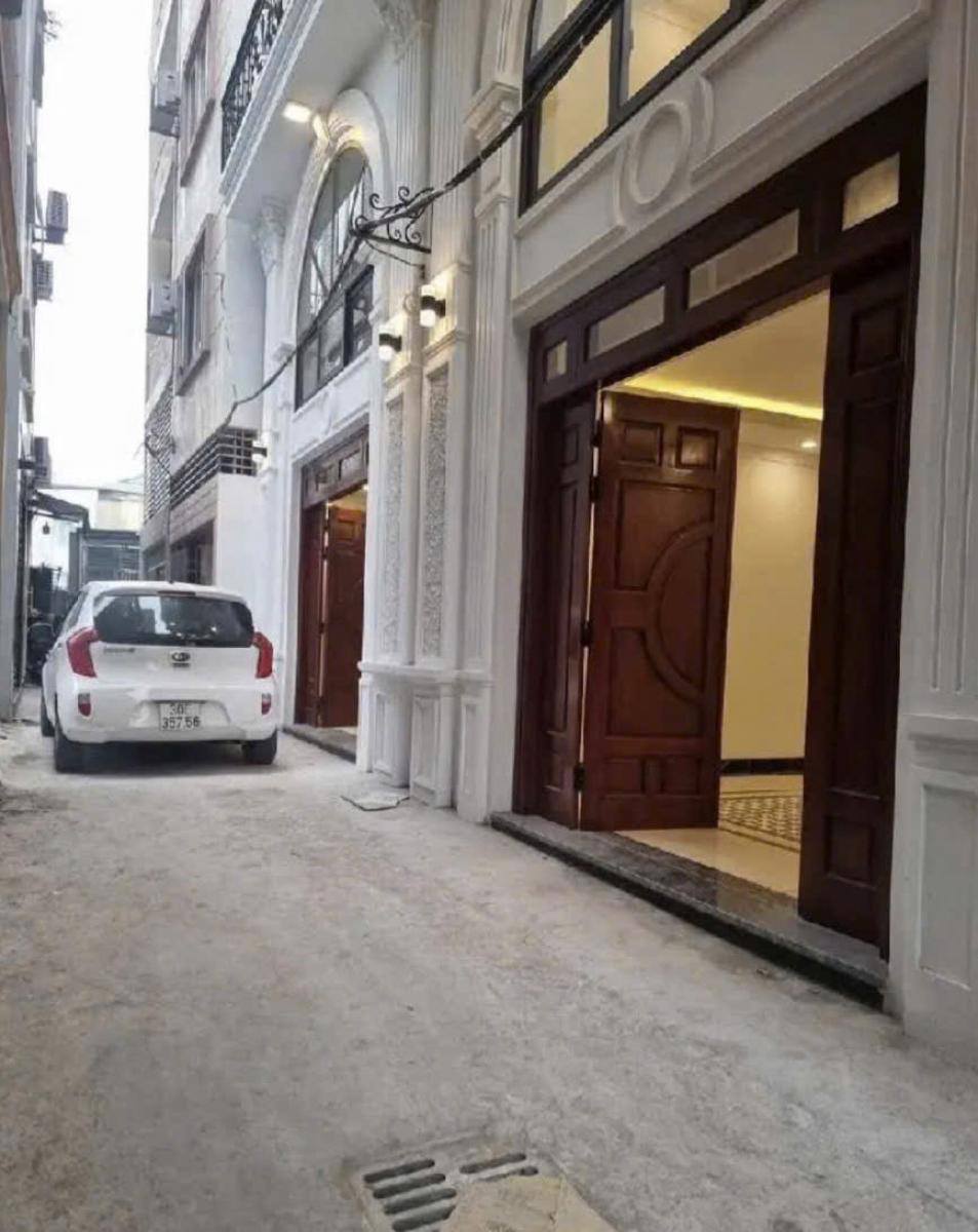 Nhà 6 tầng Thạch Bàn, ô tô đỗ cửa, nội thất xịn sò, giá chỉ 10,9 tỷ