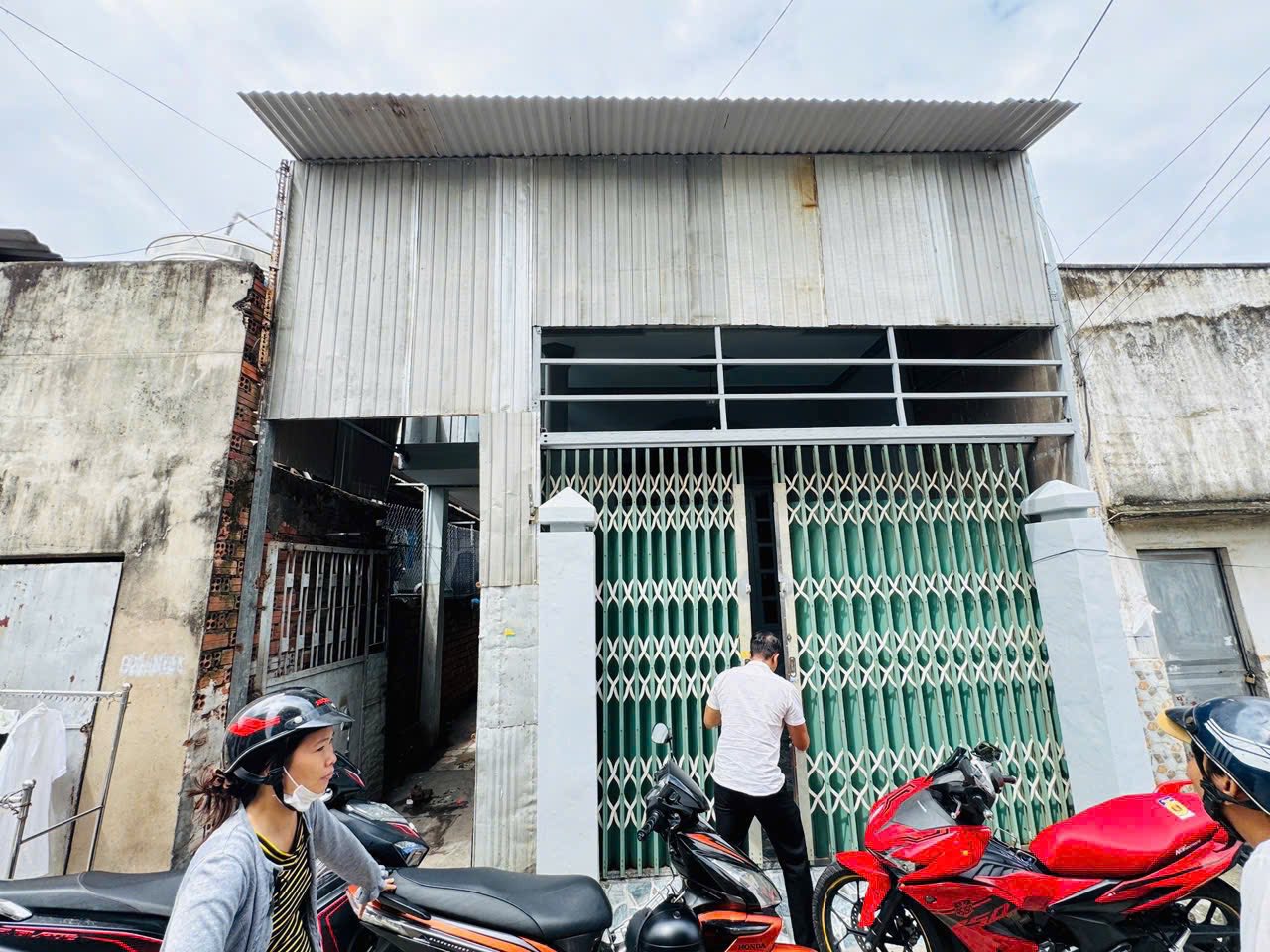 Bán nhà gác lửng và 3 phòng trọ tại Long Bình, Biên Hòa, Đồng Nai, giảm giá còn 2.25 tỷ