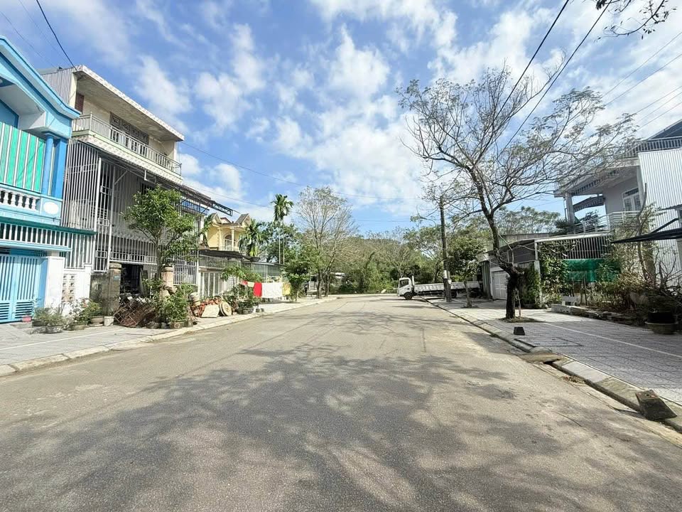 Đất vàng Trần Lư, Huế 100m2 mặt tiền 5m, hướng Đông Nam, giá chỉ 2,9 tỷ