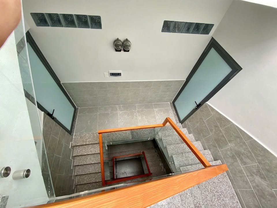 Nhà 4 tầng 5 phòng ngủ gần Chợ Ông Hoàng, 7.4 tỷ