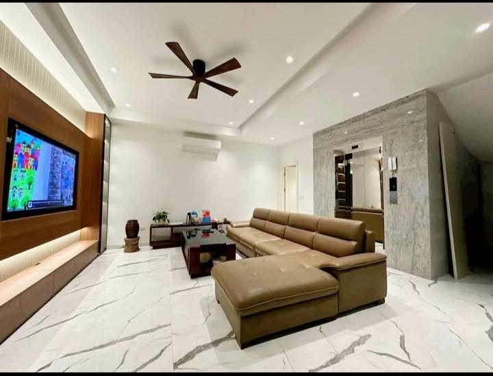 Nhà 6 tầng thang máy, Triệu Việt Vương ở, làm văn phòng, cho thuê đều đỉnh của chóp