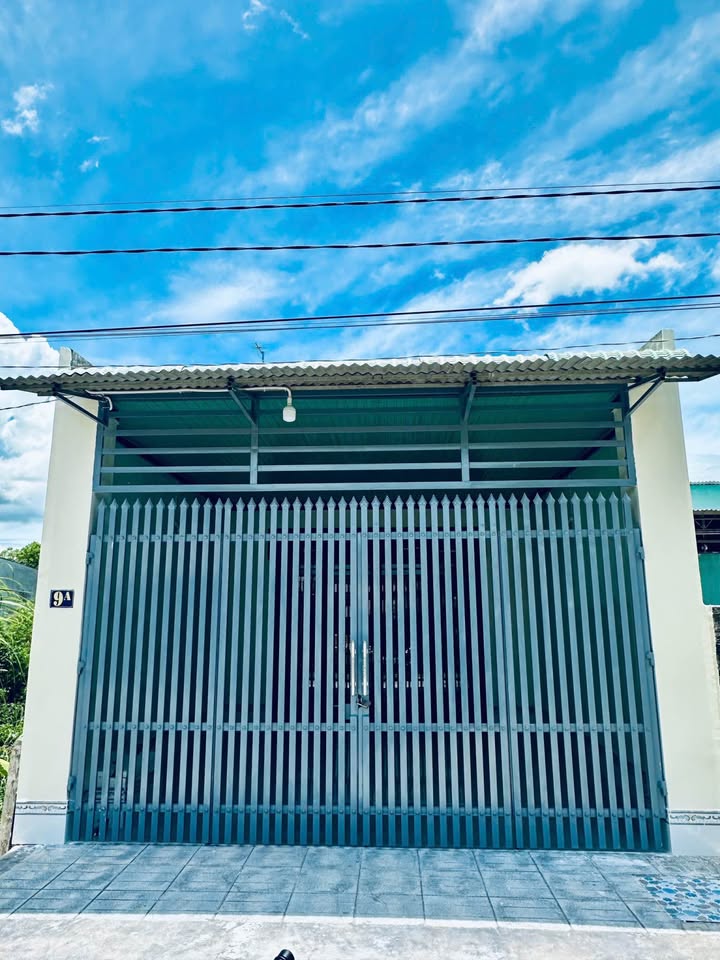 Chính chủ bán nhà cấp 4 mới 90% ngay trung tâm Hoà Thành, Tây Ninh - giá mềm, dọn vào ở ngay