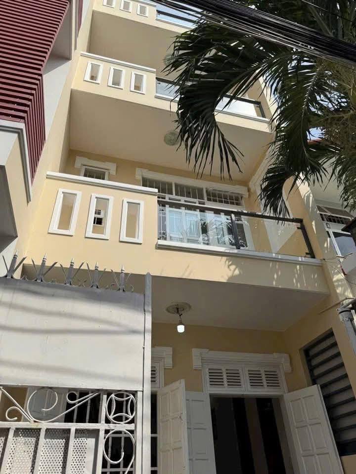 Nhà 3 tầng Lê Lợi, Vũng Tàu 4.5m mặt tiền vuông vức, 60m2 đất, giá thương lượng