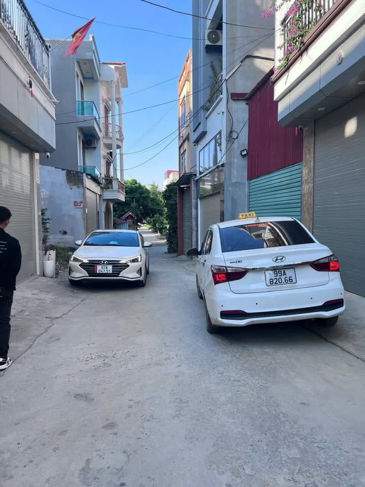 Nhà 3 tầng mới đẹp, 65m2, mặt tiền 5m, giá nhỉnh 5 tỷ tại Đại Phúc, Bắc Ninh