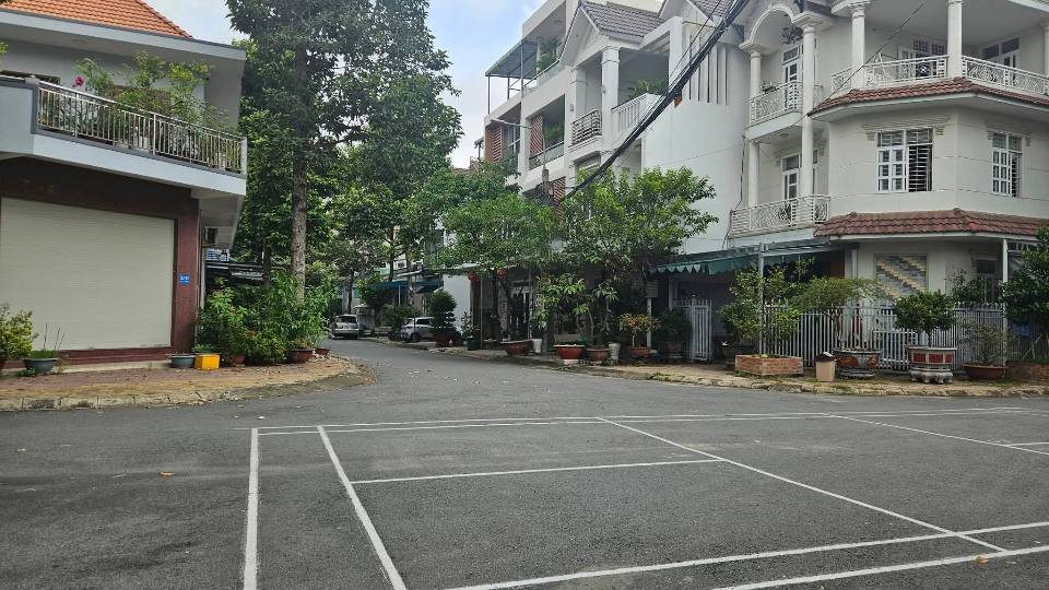 Đất vàng Tam Hiệp, KDC Đinh Thuận 90m2, đường 8m, giá hơn 4 tỷ