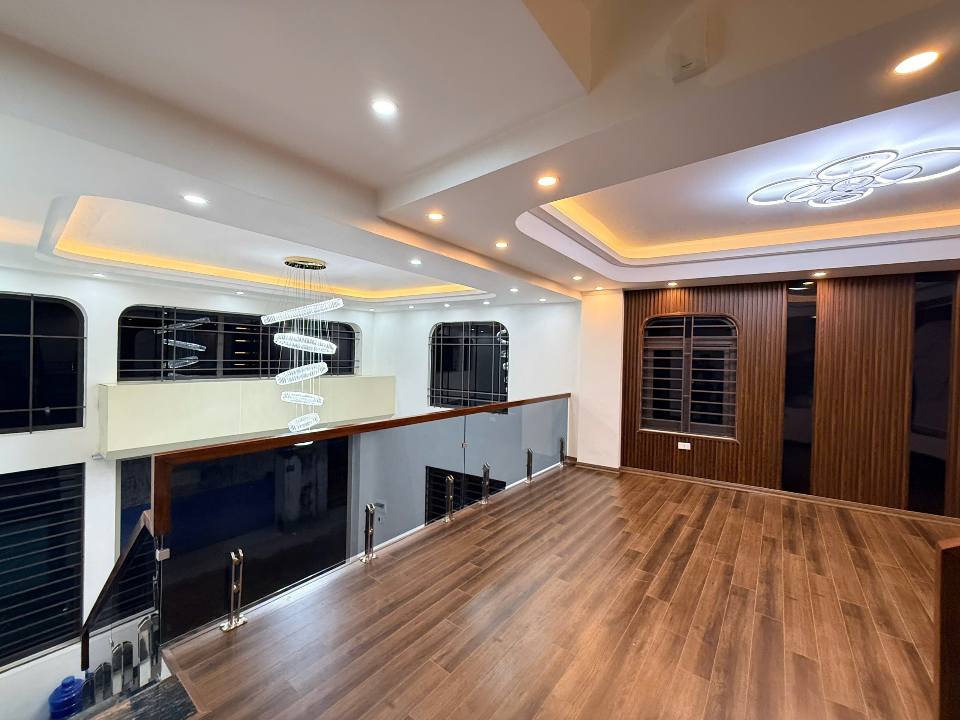 Bán nhà 4 tầng lô góc mặt đường Thanh Bình, Nam Định, kinh doanh đỉnh, gần bệnh viện 700 giường