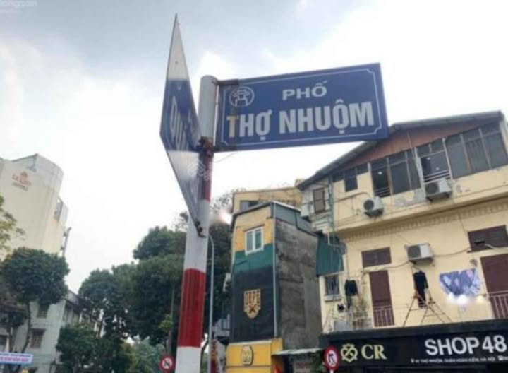 Bán nhà mặt phố Thợ Nhuộm, Cửa Nam, diện tích 436m2, mặt tiền 17.5m, giá 436 tỷ