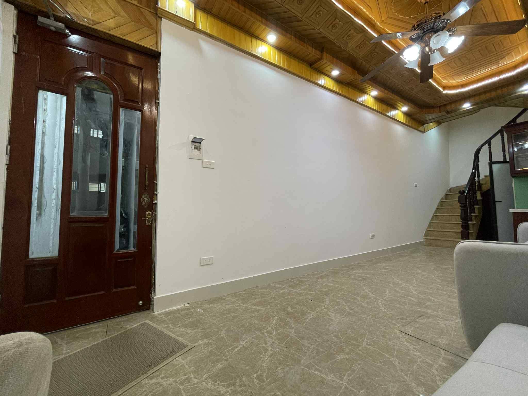 Bán nhà đẹp vị trí trung tâm, ngõ rộng thông thoáng tại Vũ Tông Phan, Hà Nội