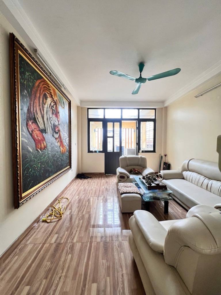 Kiệt tác cạnh đại học Tài Nguyên phân lô, ô tô tránh, thang máy, vỉa hè