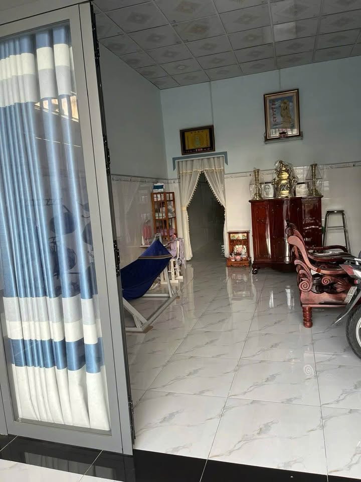 Nhà mặt tiền Vĩnh Long 3,7 tỷ, 3 phòng ngủ, hướng Đông Nam, đón tài lộc