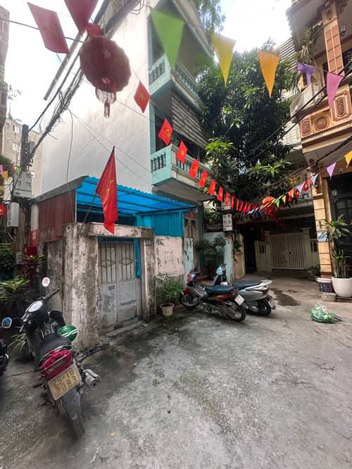 Đất đẹp phố Văn Cao, Ba Đình, gần Hồ Tây, ngõ ô tô, lô góc, giá tốt