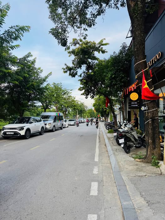 Đất kiệt ô tô đường Phan Chu Trinh, trung tâm thành phố Huế, vị trí đẹp, khu dân trí cao, ô tô vào tận sân