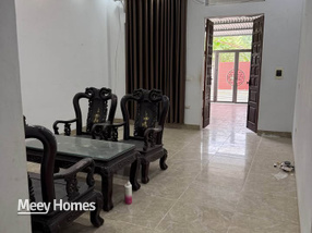 Cho thuê nhà 150m2, 3 phòng ngủ, sân rộng đỗ ô tô tại trung tâm thị xã Phú Thọ - Giá thương lượng