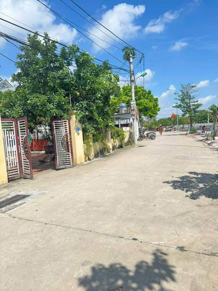 Bán đất 52m² view hồ Võng Xuyên, Phúc Thọ, Hà Nội, tô tải vào tận nơi