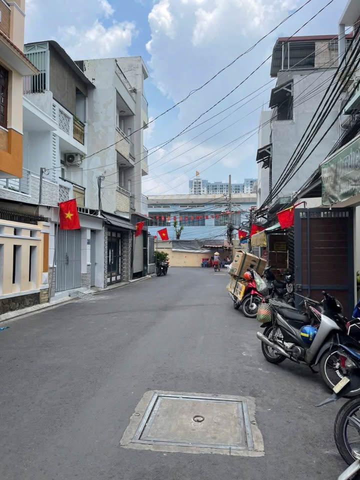 Chính chủ bán gấp nhà 7 tỷ, hẻm ba gác Trần Xuân Soạn, Quận 7