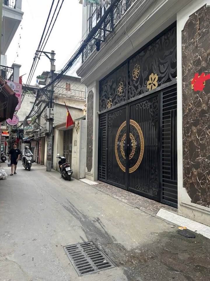 Nhà 60m² 5 tầng thang máy, gara ô tô Xuân Đỉnh, Cầu Giấy đón tết sang chảnh