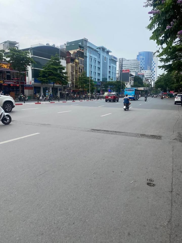 Mặt phố Tây Sơn - Đống Đa, sàn thương mại đắc địa, dòng tiền bền vững