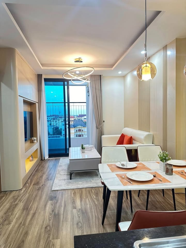 Căn hộ 76m² 2 phòng ngủ view Lê Lợi, hướng Đông Nam, giá chỉ nhỉnh 2 tỷ