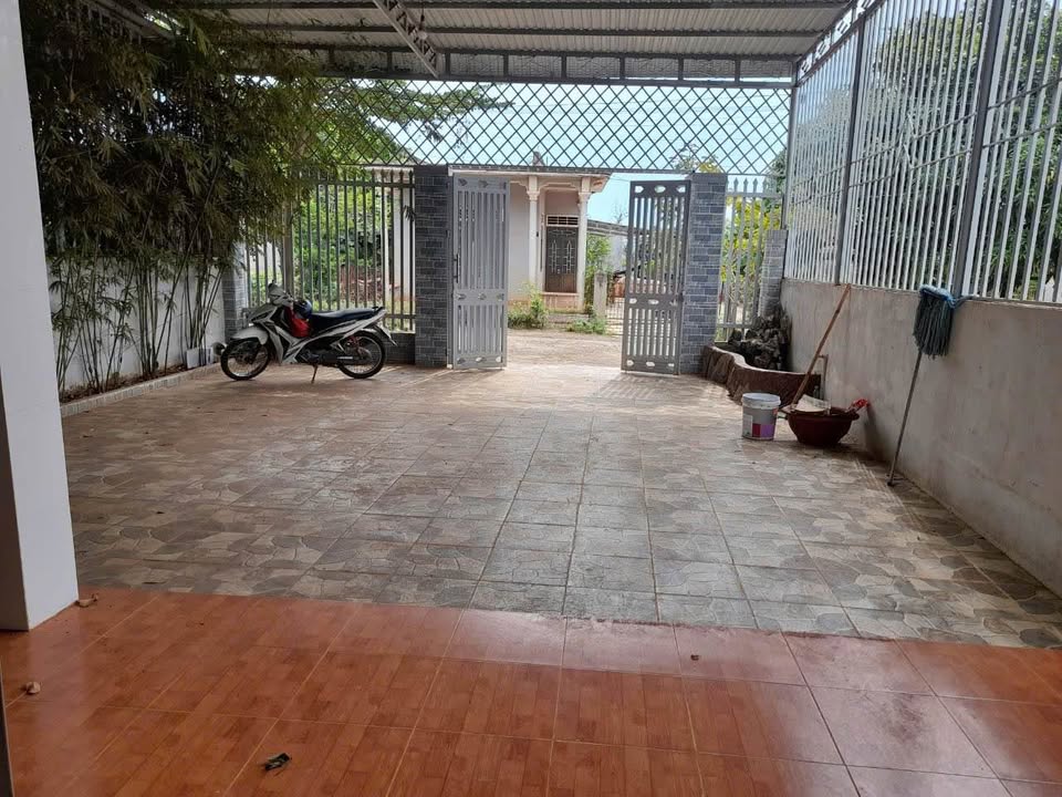Nhà Thôn 8, Buôn Ma Thuột 72m2, 3 ngủ, sân ô tô rộng, giá 1.75 tỷ