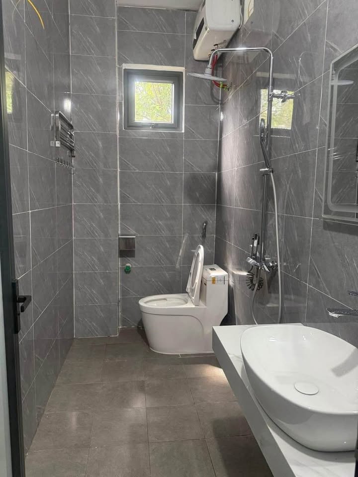 Siêu phẩm nhà 2 tầng hiện đại, mới "kin kong" vừa hoàn thiện đang chờ chủ nhân mới