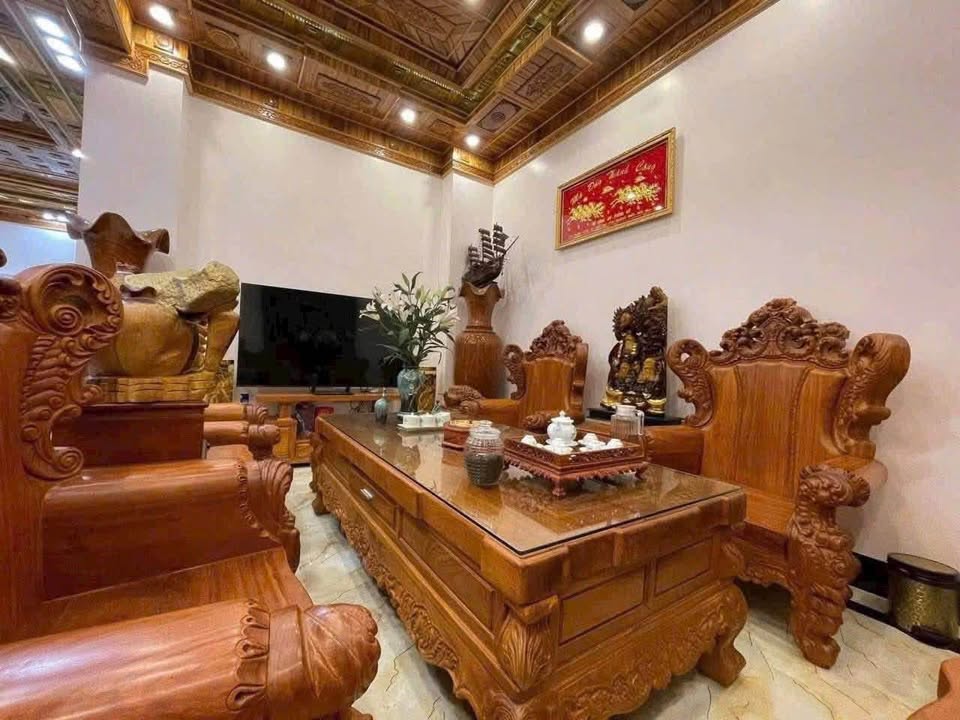 Biệt thự 312m2 trung tâm Trảng Dài, Biên Hòa - Sân vườn, 4 ngủ Master, tặng nội thất xịn