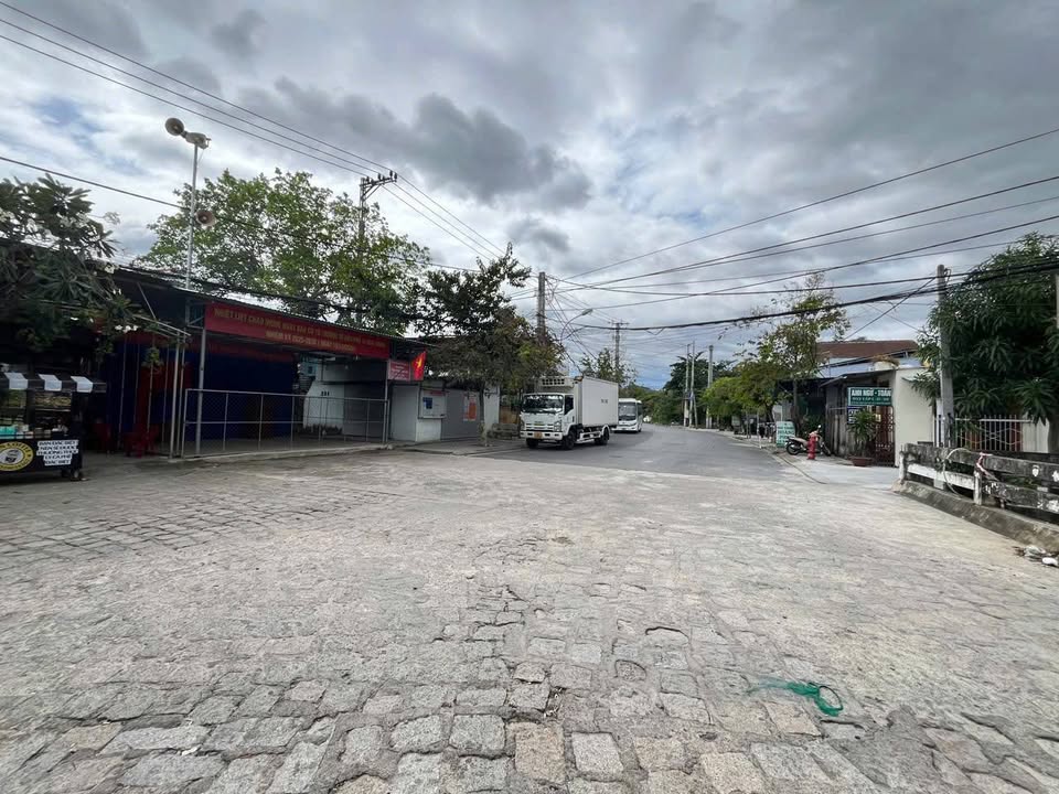 Bán nhà gác lửng tại hẻm Nguyễn Chích, Nha Trang, diện tích 99,2m2, giá 2,65 tỷ