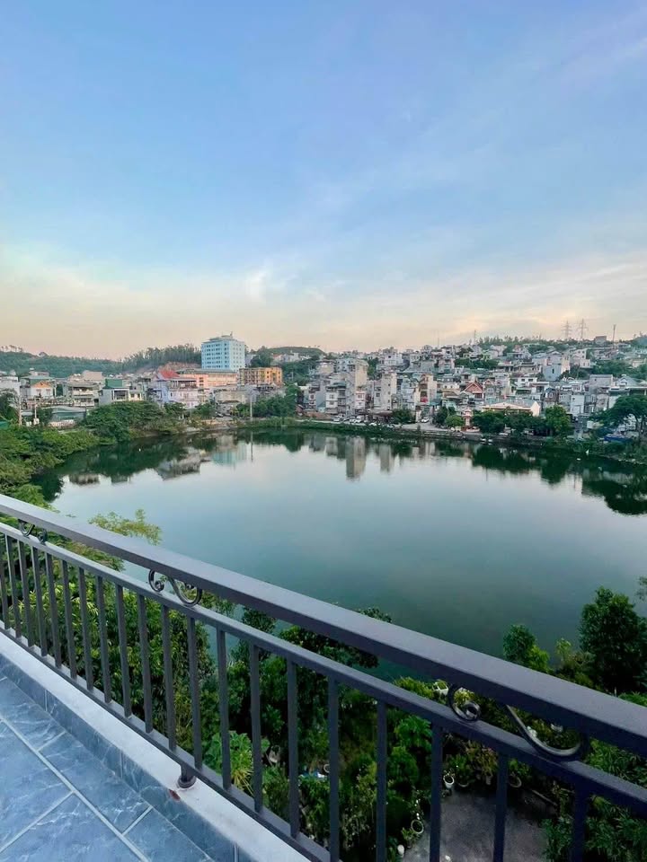 Bán nhà 3.5 tầng 59m² hướng Bắc, ô tô đỗ cửa tại Uông Bí, Quảng Ninh