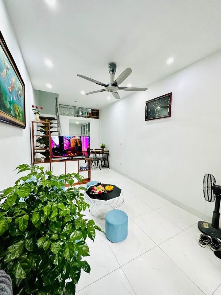 Nhà An Dương - 3 bước Hồ Tây, ô tô đỗ cửa, sẵn nội thất, xách vali về ở ngay