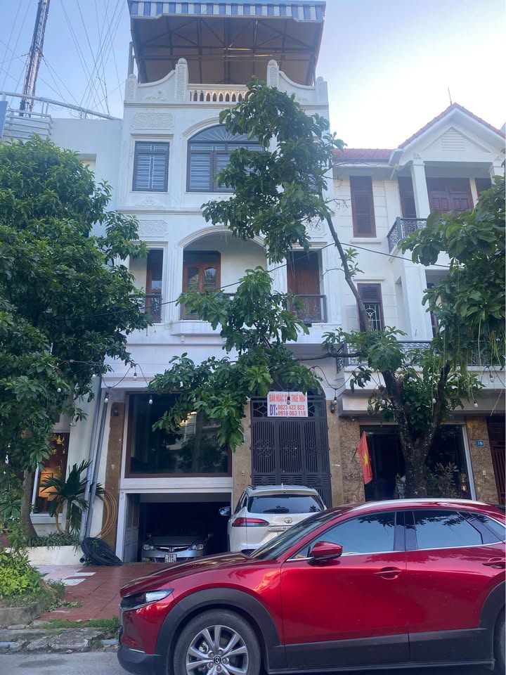 Nhà mặt tiền 6m, thiết kế hiện đại gần hồ Quang Tỉnh, giá thương lượng