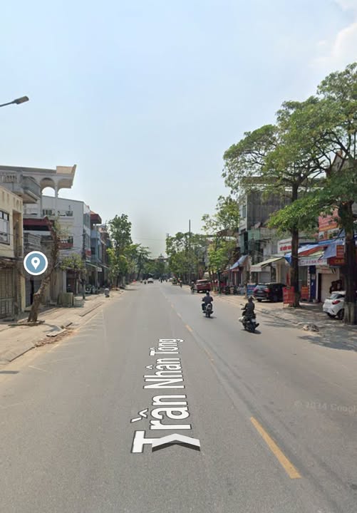 Ngôi nhà hai tầng tọa lạc trên mặt tiền đường Trần Nhân Tông, Kiến An, Hải Phòng, đang chờ đón chủ nhân mới