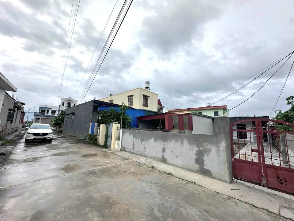 Bán đất tặng nhà cấp 4, mặt đường rộng 7m tại Thụy Hương, Kiến Thụy