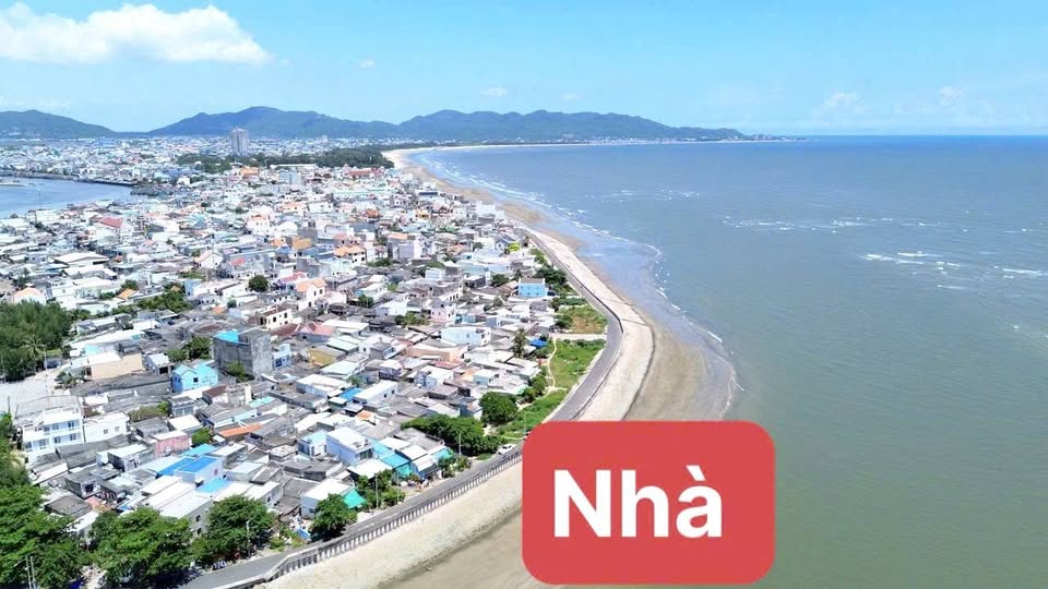 Nhà mặt biển Phước Tỉnh, 2 mặt tiền, sổ riêng, giá tốt