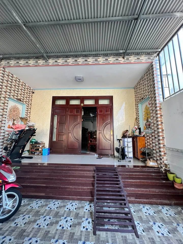 Nhà Bửu Hòa - Vị trí vàng, kiến trúc cổ điển