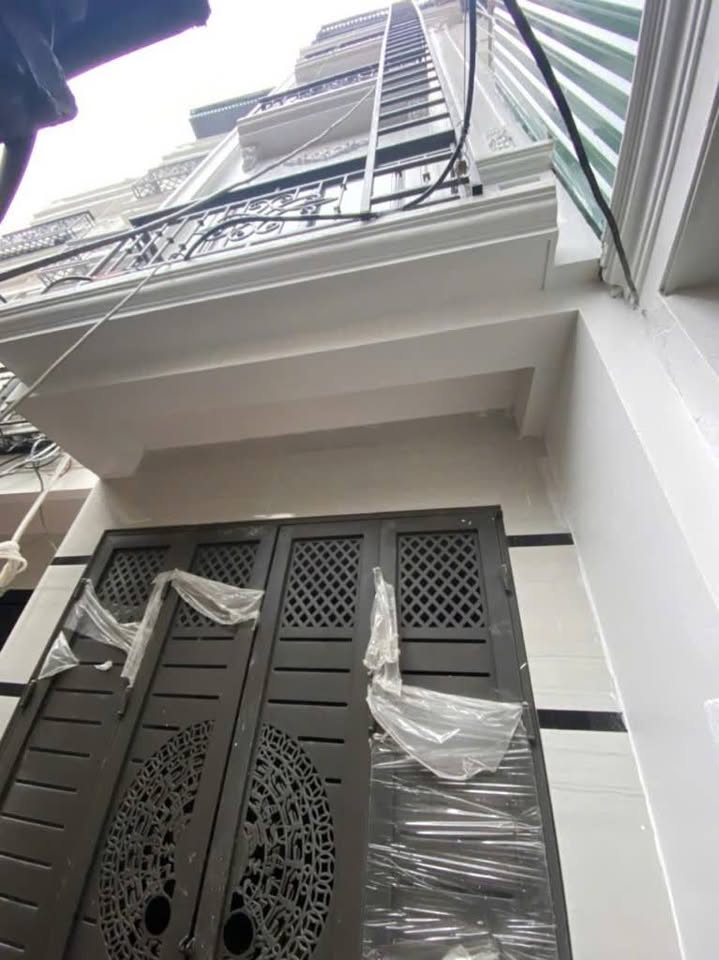 Nhà Trần Khát Chân, Hai Bà Trưng 6 tầng thang máy, ô tô đỗ cửa, gần 8 tỷ