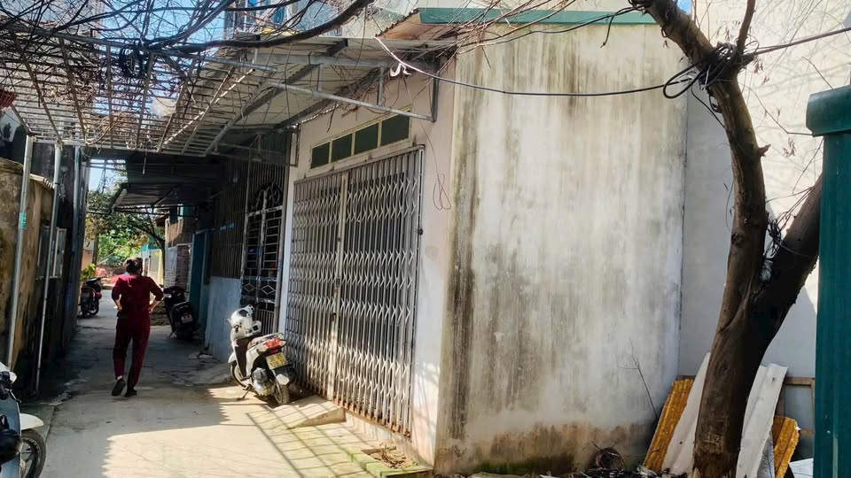 Nhà 54m2 sát chợ đầu mối, ngõ ô tô thông thoáng, hướng Nam mát mẻ