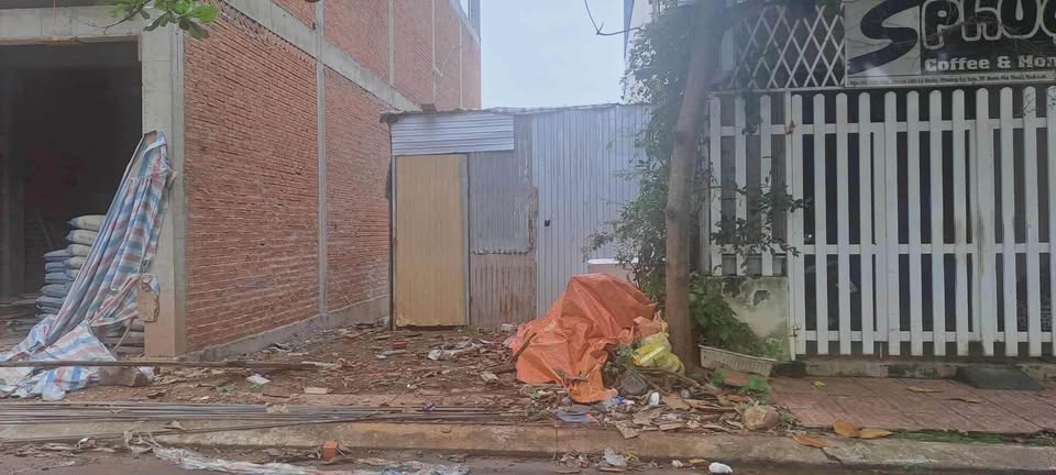 Đất vàng đối diện đại học Tây Nguyên, kinh doanh bạt ngàn, sổ đỏ full thổ cư