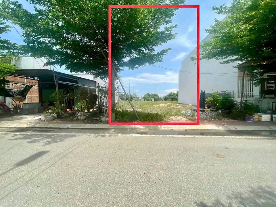 Lô đất biển Bình Sơn - K2, 100m2 hướng bắc, view công viên, giá 2,4 tỷ