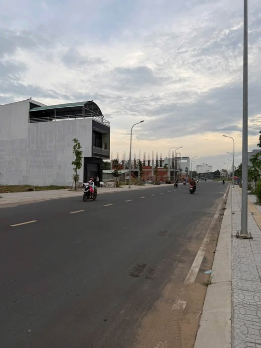 Bùng nổ cơ hội đầu tư, cặp nền vàng 100m2 tại Trung An, Đồng Tháp, giá 10 tỷ