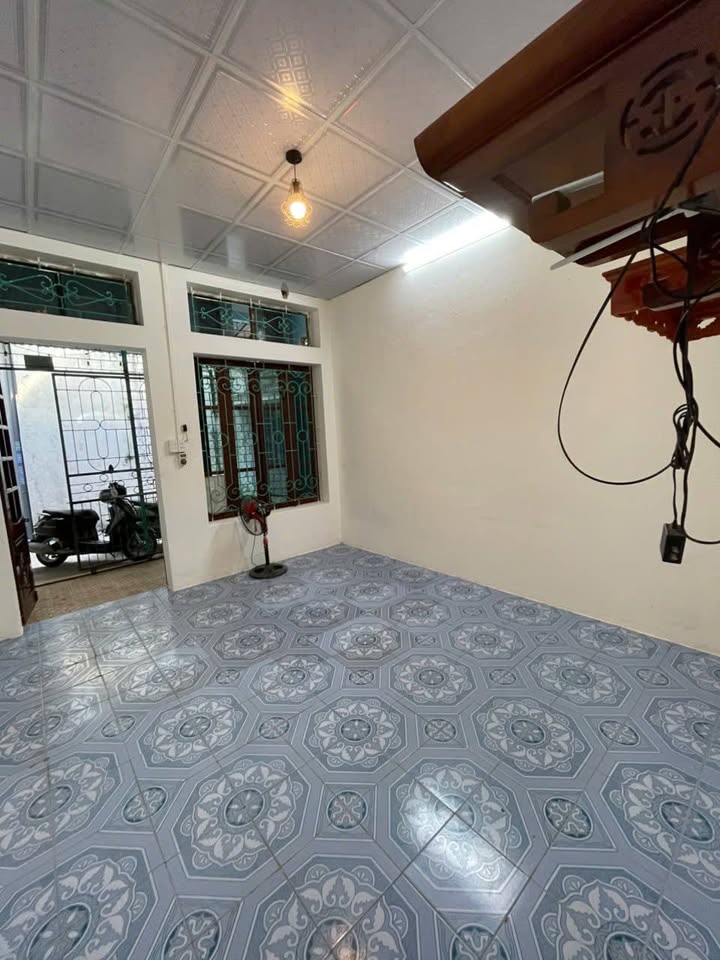 Nhà cấp 4 mới tinh, diện tích 45m2, lại còn là lô góc thoáng sáng