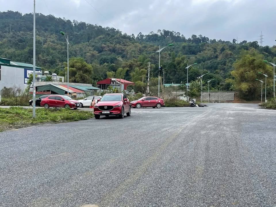 Đất vàng Xuân Tăng - lô 03, hướng đông bắc, sổ đỏ chính chủ