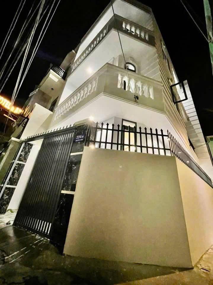 Nhà góc 2 mặt hẻm, trung tâm Vũng Tàu - Giá hời