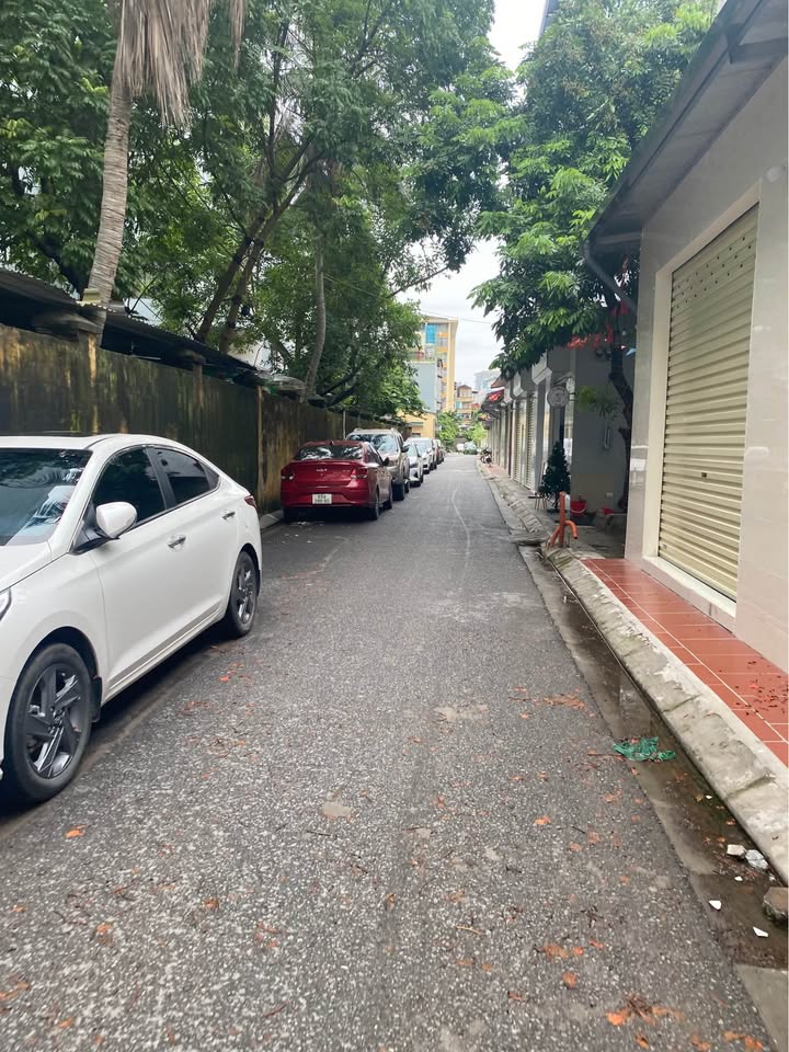 Nhà lô góc Chèm - Bắc Từ Liêm 42m2, 6 phòng ngủ, ô tô tránh, chỉ 7,5 tỷ